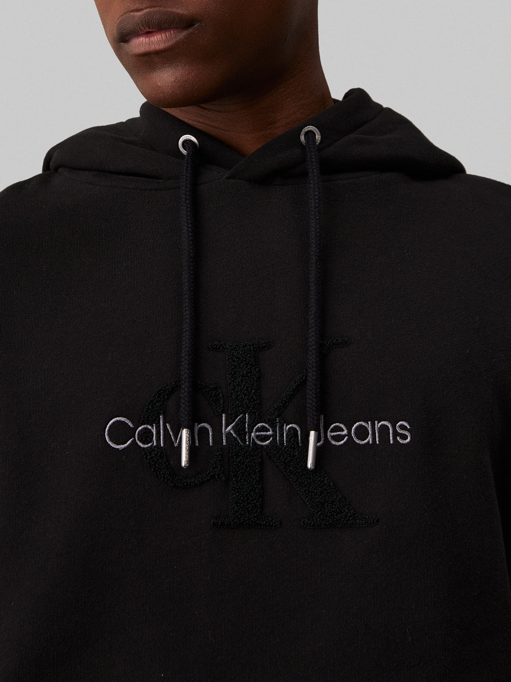 CALVIN KLEIN CHENILLE MONOLOGO HOODIE