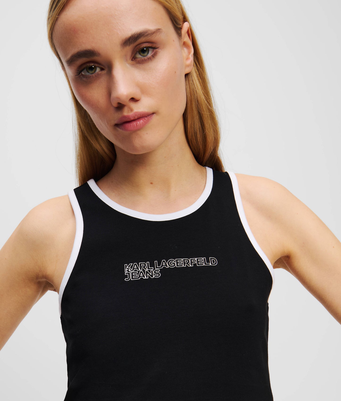 TOP CON LOGO DE KARL LAGERFELD