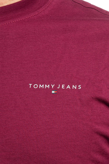 TOMMY JEANS TJM SLIM LINEAR CHEST TEE TEXT