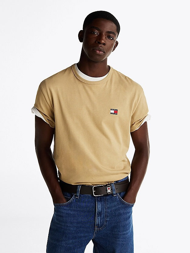 TOMMY JEANS TJM REG BADGE TEE EX