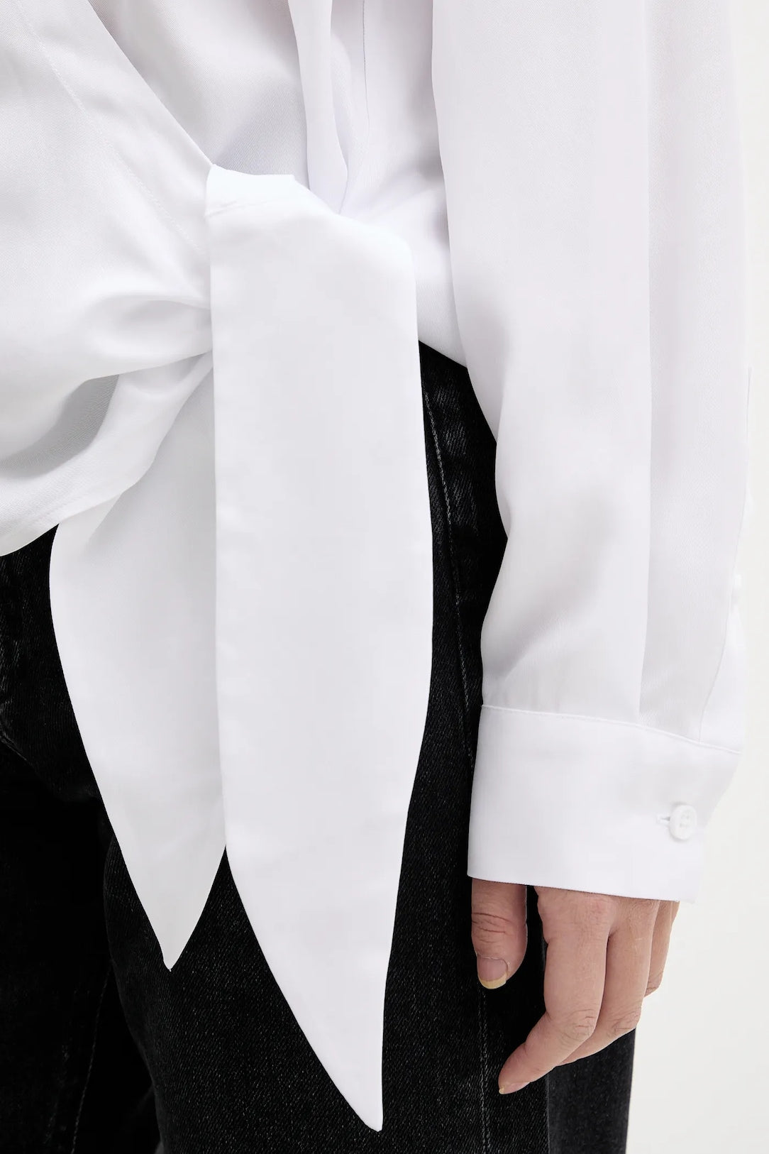 KARL LAGERFELD JEANS TIED BLOUSE