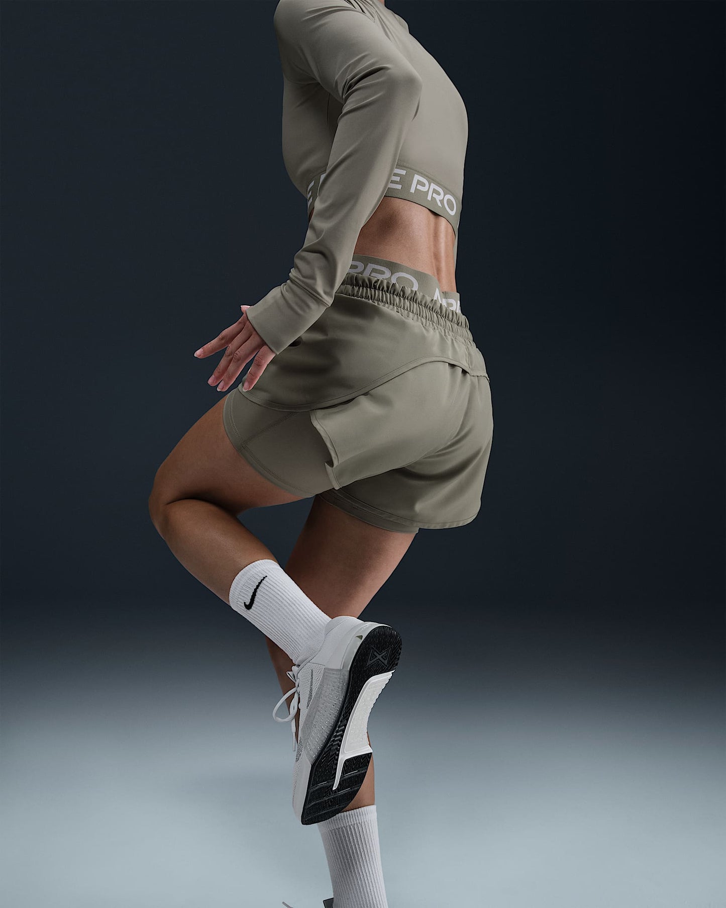 NIKE PAMTALONCINO DONNA