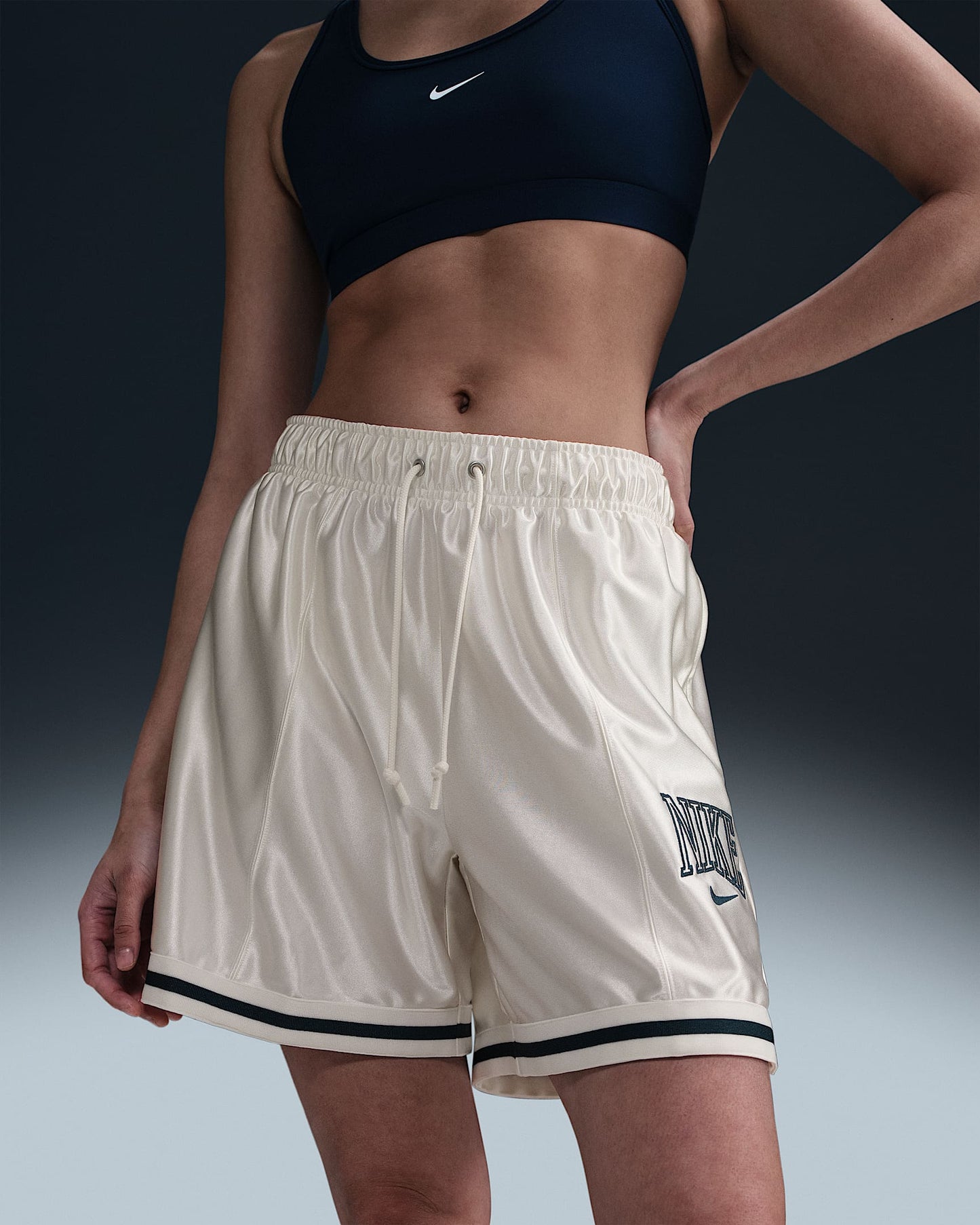 NIKE W NSW STREET 6" SATIN GX SHORT