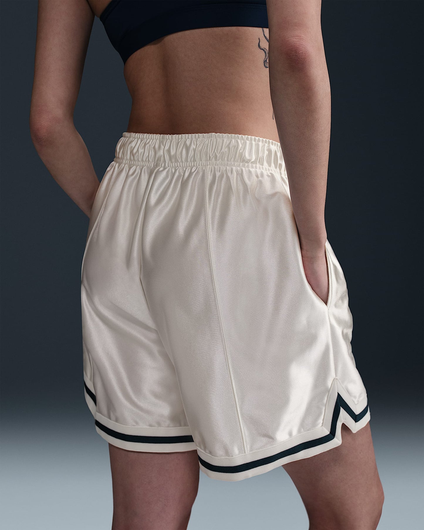 NIKE W NSW STREET 6" SATIN GX SHORT