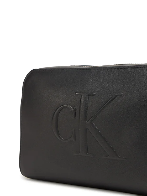 CALVIN KLEIN SCULPTED EW CAMERA BAG