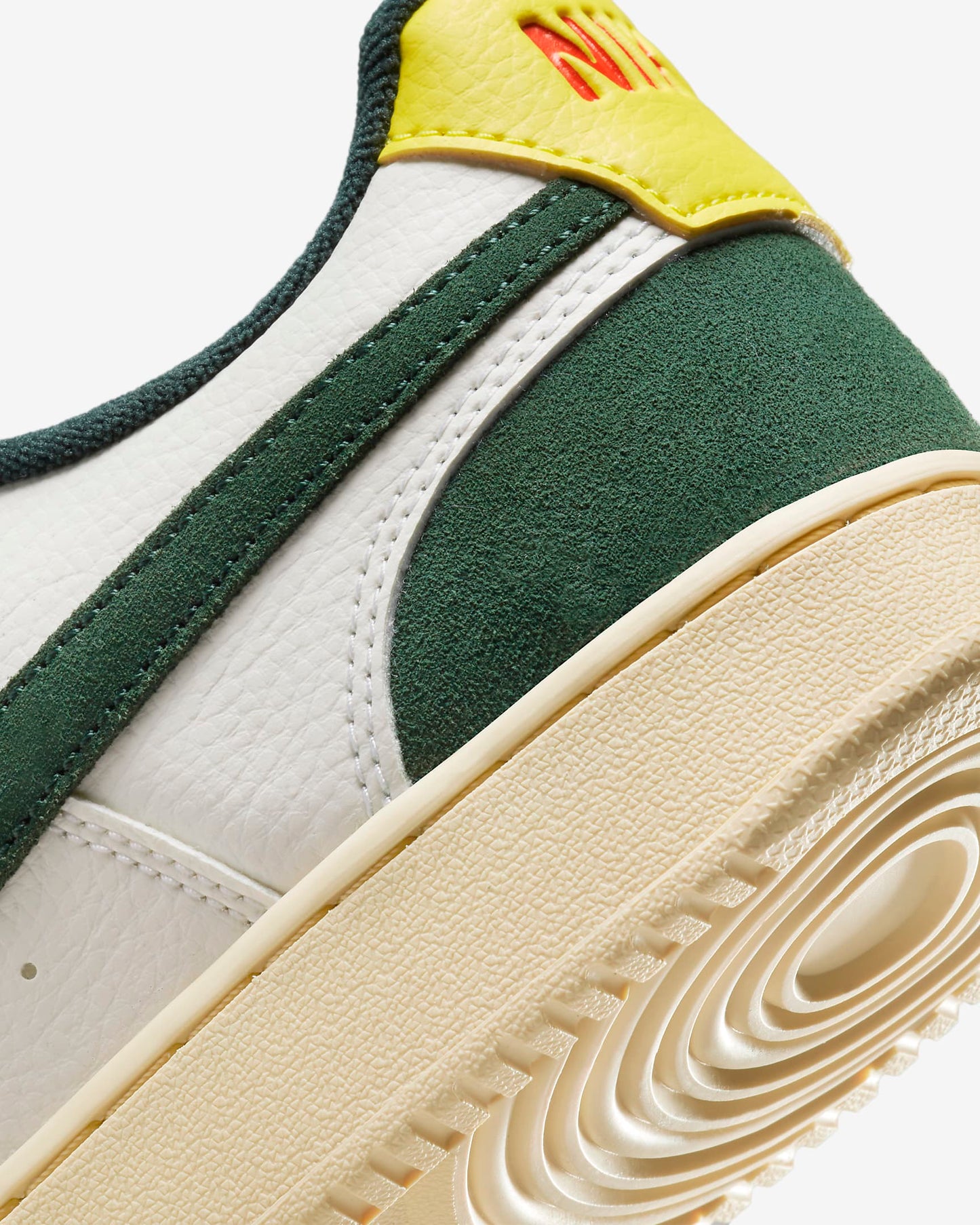 NIKE COURT VISION LOW