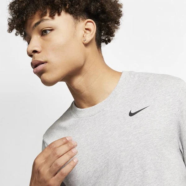 NIKE T-SHIRT