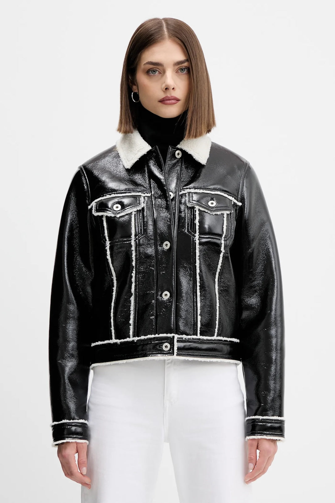 CHAQUETA DE CUERO SINTÉTICO KLJ