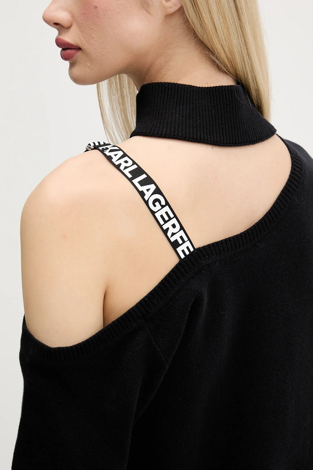 KLJ CUT OUT POLO KNIT