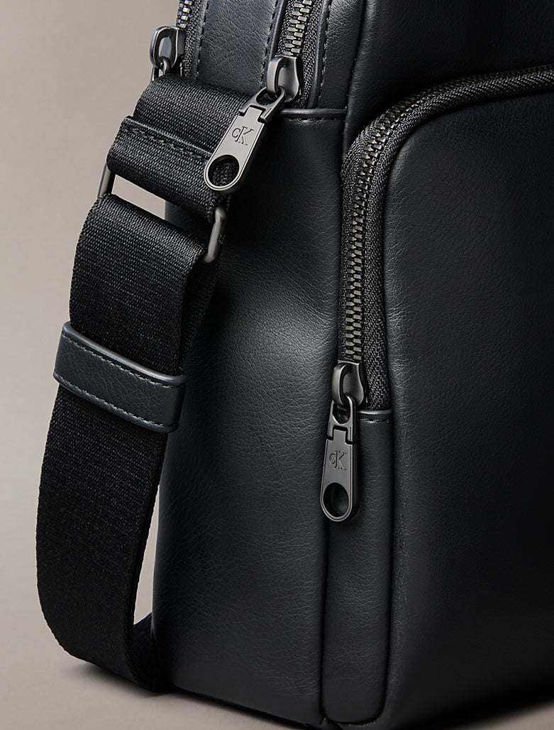 CALVIN KLEIN BOLD CK POCKET REPORTER