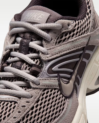 NIKE AIR MAX MOTO 2K