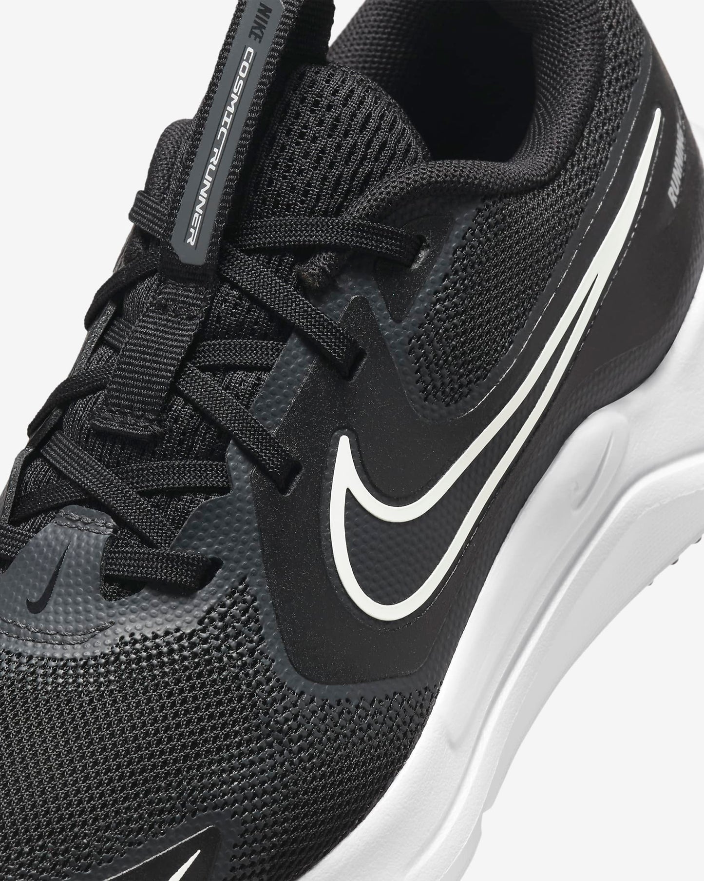 NIKE COSMIC RUNNER
