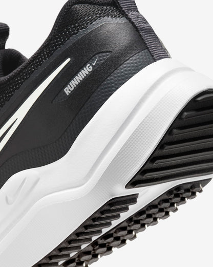 NIKE COSMIC RUNNER