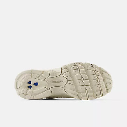 NEW BALANCE W