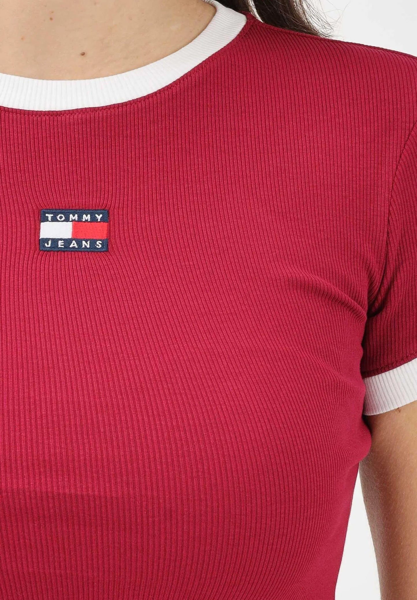 TOMMY JEANS SLIM SH BADGE SS