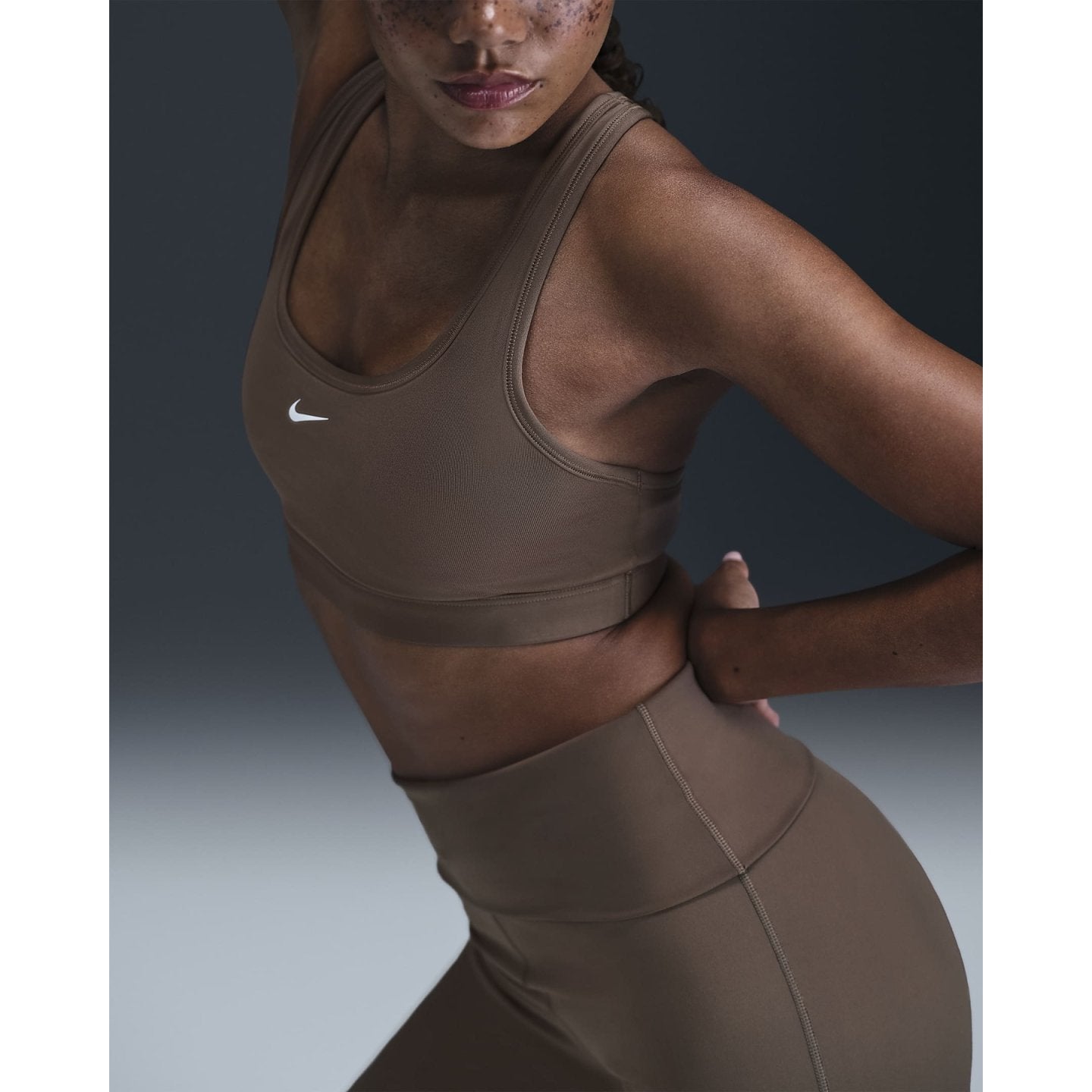 NIKE SWOOSH LIGHT SUPPORT