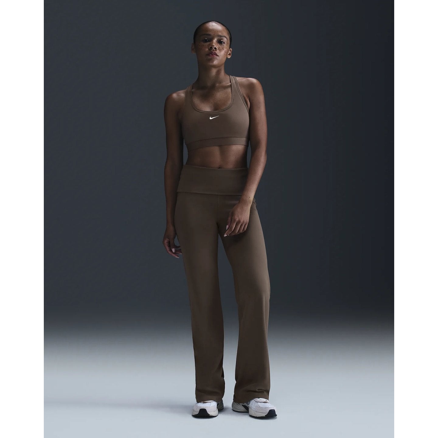 NIKE SWOOSH LIGHT SUPPORT