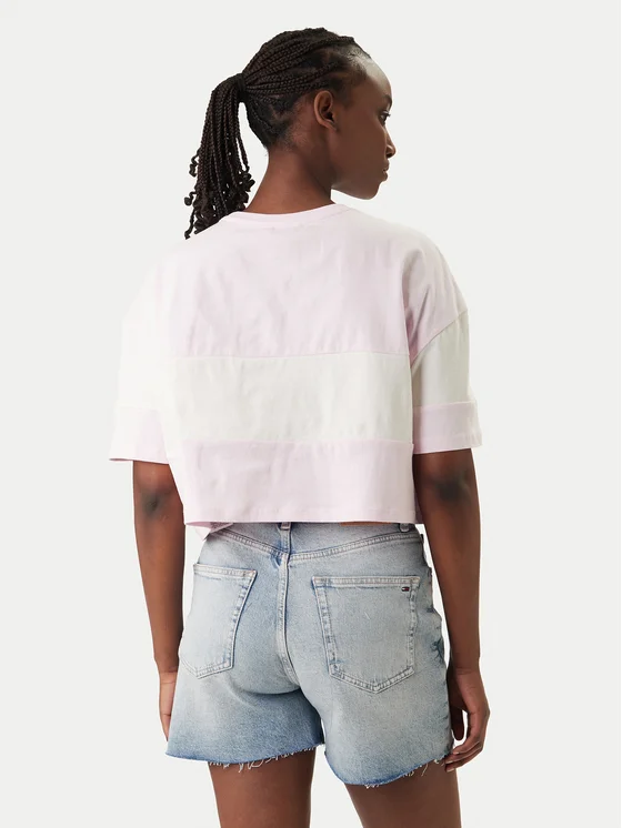 TOMMY JEANS CBLK BADGE TEE