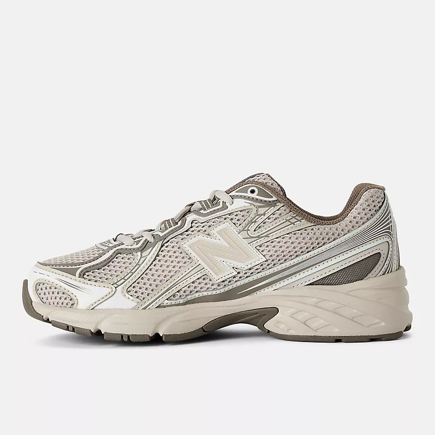 NEW BALANCE 740